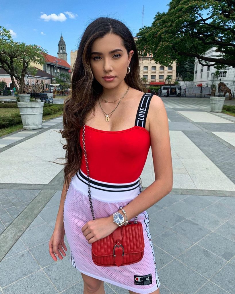 amelia thripura henderson bercerai