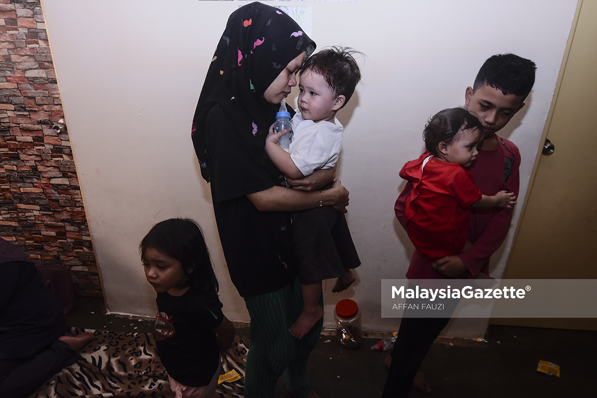 Tiga Hari Makan nasi berlauk garam kisah ibu  tebal  muka 