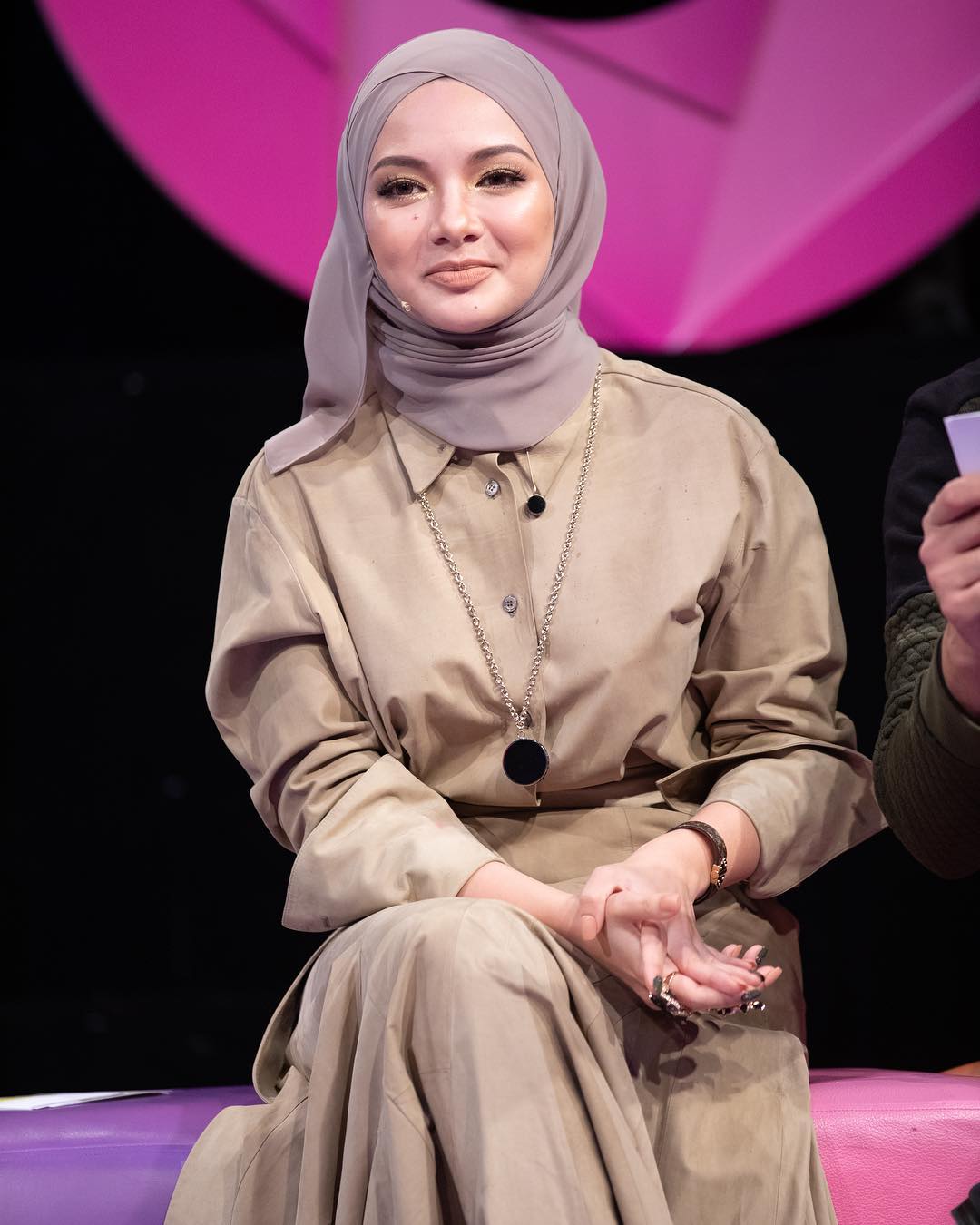 "Hanya Ada Satu Neelofa.." - Jawapan Datuk Hans Isaac ...